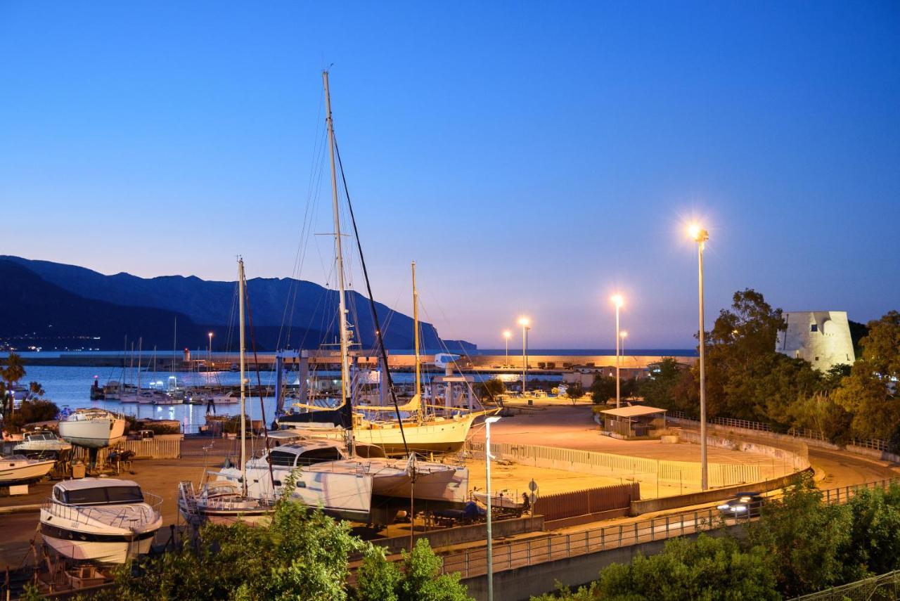 Loft Lungomare Vista Mare E Monti Apartment Arbatax Exterior photo